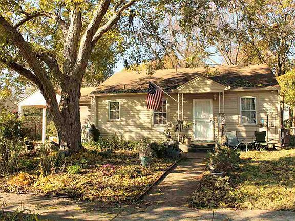 4th image of 1057 E Rossiland Cir