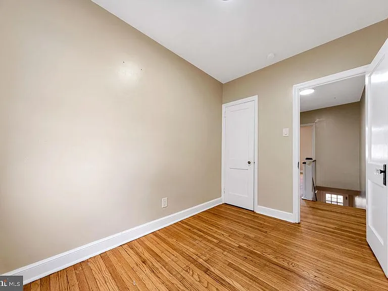 293 Wabash Ave — Photo 14