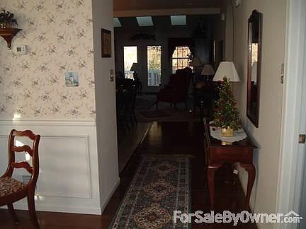 Foyer/Front Hall