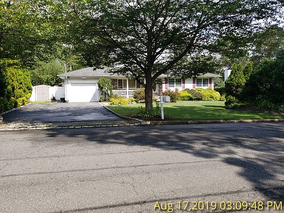 5th image of 217 Alexander Ave