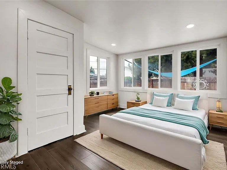 809 E Colton Ave — Photo 13