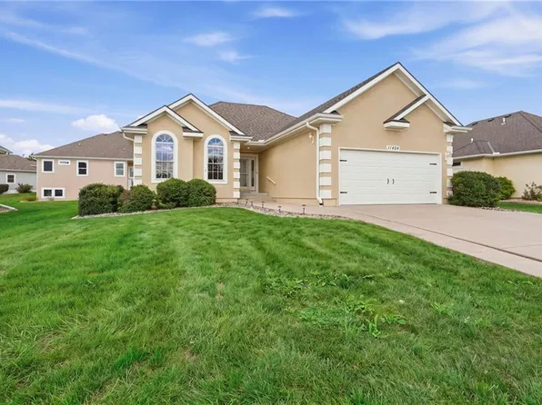 11404 Trevor Dr, Peculiar, MO 64078