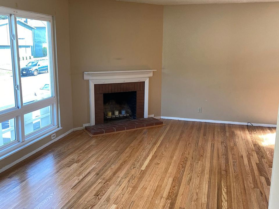 1st image of 256 Catalina Ave