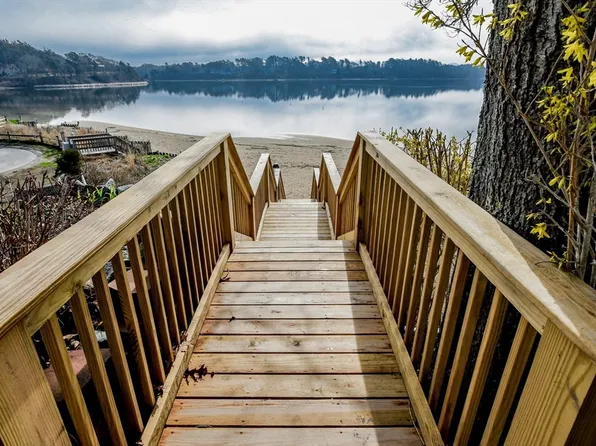 50 Maynard Ln #50D, Buzzards Bay, MA 02532