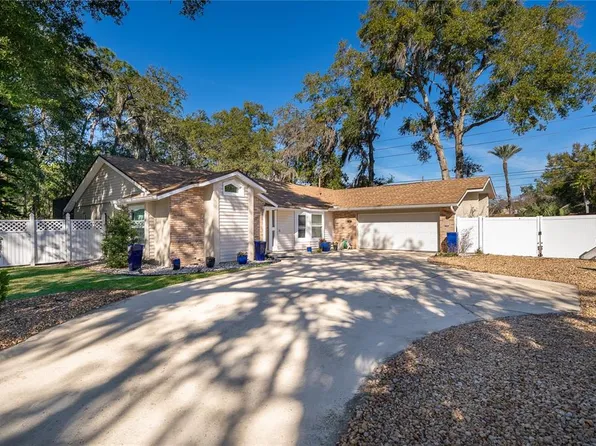 1077 Howell Harbor Dr, Casselberry, FL 32707
