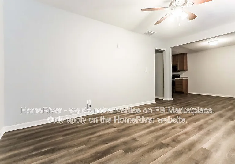 4523 Dolphin Dr — Photo 3