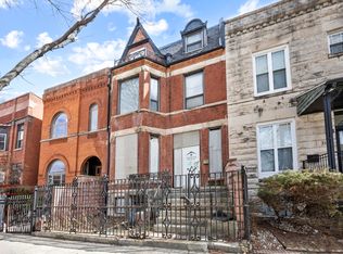 3143 S Giles Ave, Chicago, IL