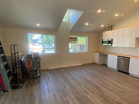 4th image of 2502 Goodwin Ave #2