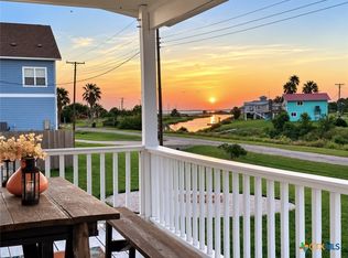 52 Anchor Ln, Seadrift, TX 77983