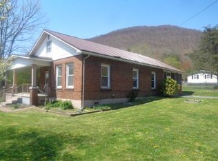 2119 4th Ave E, Big Stone Gap, VA 24219