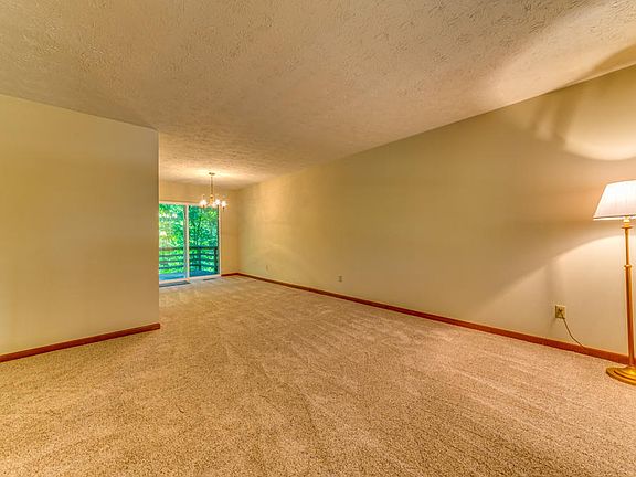 5th image of 5033 Laurel Woods Dr