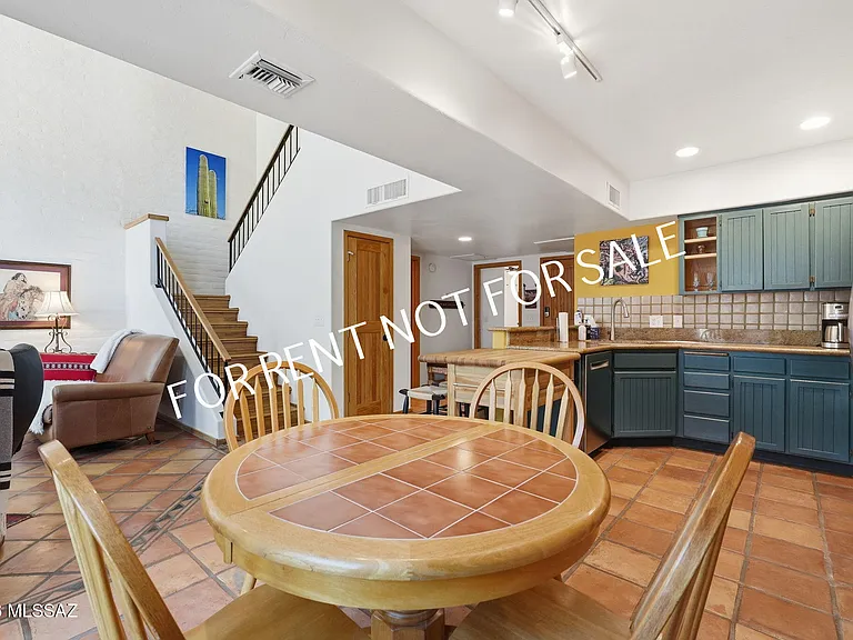 2824 E Sierra Vista Rd — Photo 14