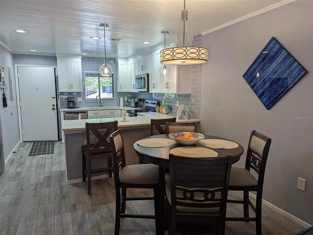 2 bed, 2.0 bath, 1016 sqft, $2,500 — Photo 3