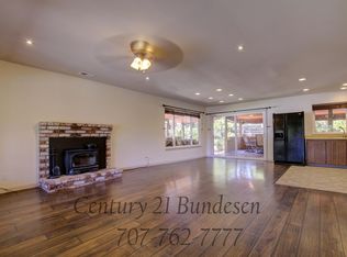 525 Lorraine Ct, Rohnert Park, CA 94928