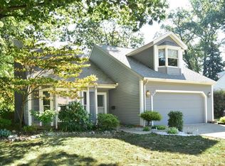 585 Canterbury Rd, Bay Village, OH 44140