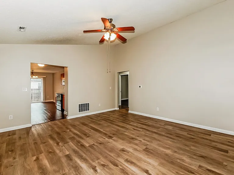9723 Centennial Ct — Photo 6