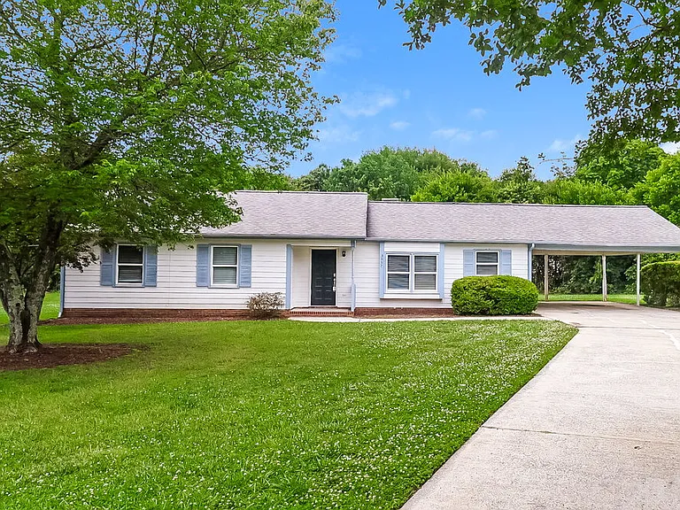 3557 Heather Ln — Photo 1