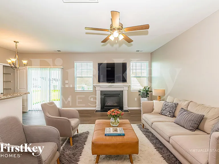 637 Starry Sky Dr — Photo 3