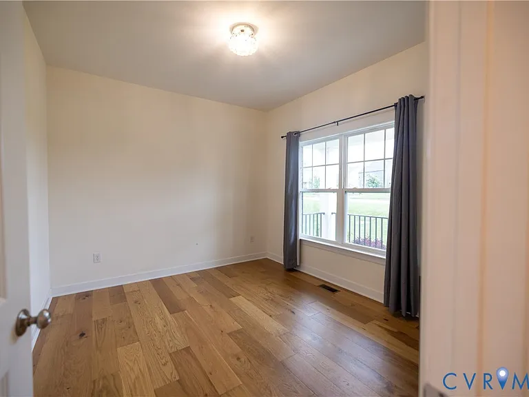 12194 Elnora Ln — Photo 3