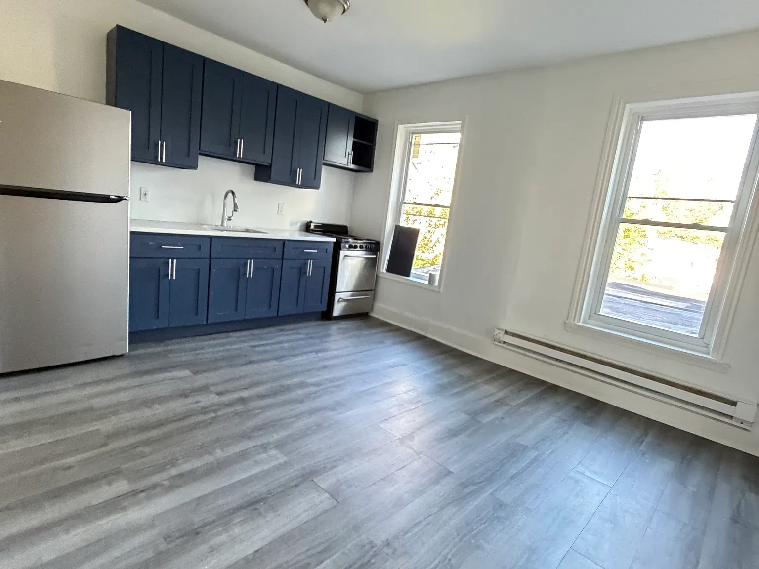 3 bed, $1,450 — Photo 1