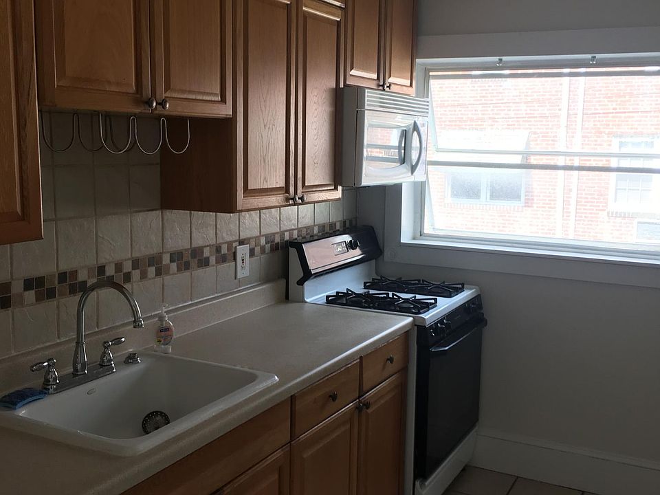 2nd image of 53 Lamport Rd