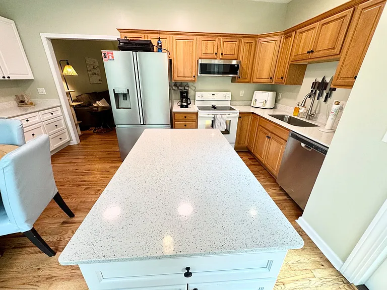 214 Providence Ct — Photo 10