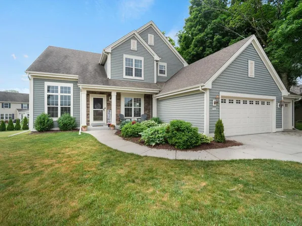 1721 Sagewood CIRCLE, West Bend, WI 53095