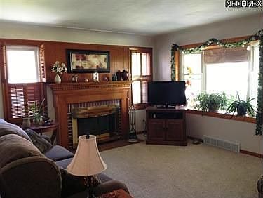2nd image of 743 Tudor Ln