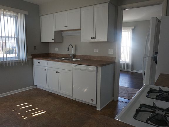 2nd image of 2533 Ernst St