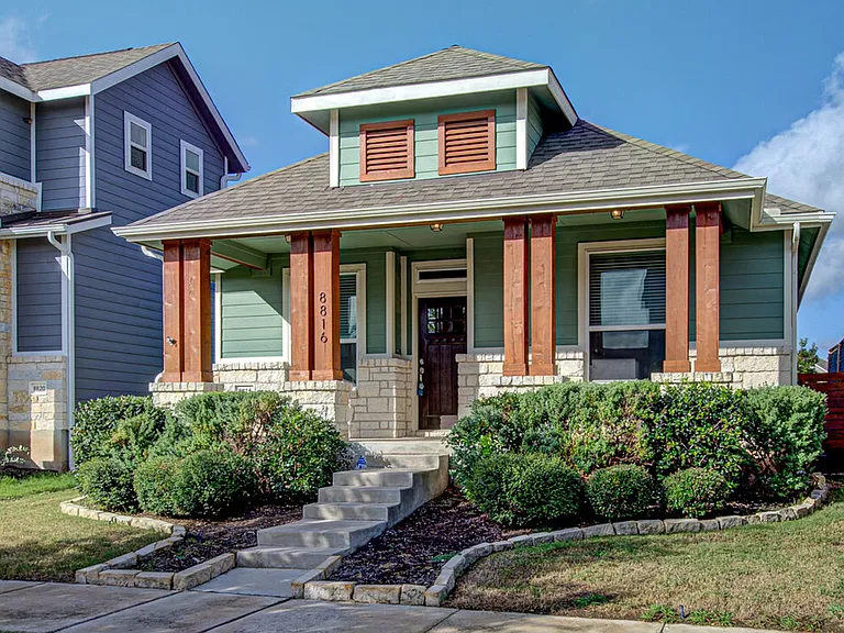 8816 Blaze Dr — Photo 2