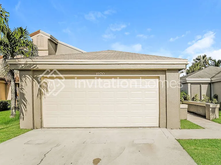 1970 NW 38th Ter — Photo 1