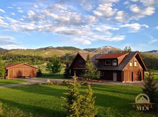563 Bear Crossing Rd, Gallatin Gateway, MT 59730