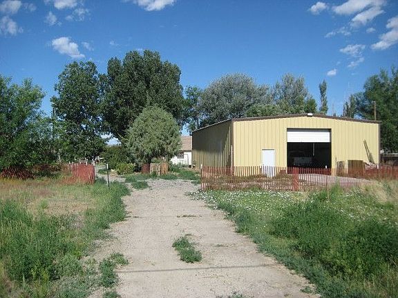 3rd image of 1017 N Highway 20