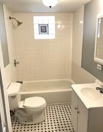 5th image of 2215 S Albany Ave APT 1C