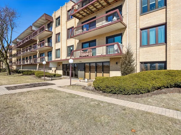7710 Dempster St Unit 206, Morton Grove, IL 60053