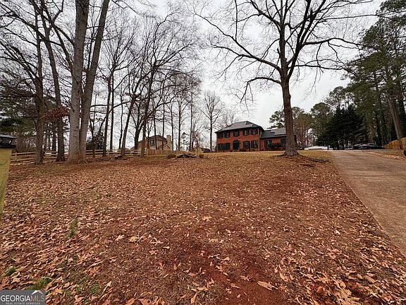 2nd image of 414 Shoni Ln