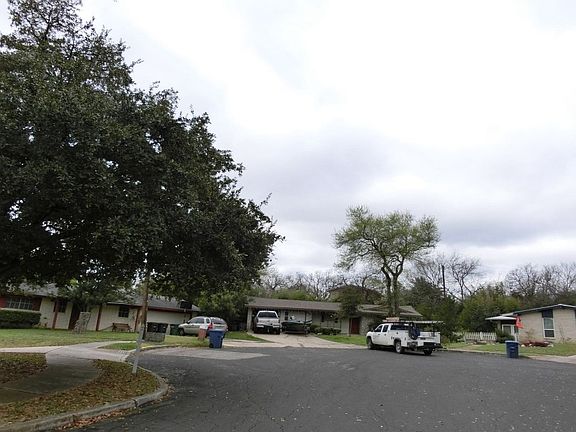 4th image of 626 Mauze Dr