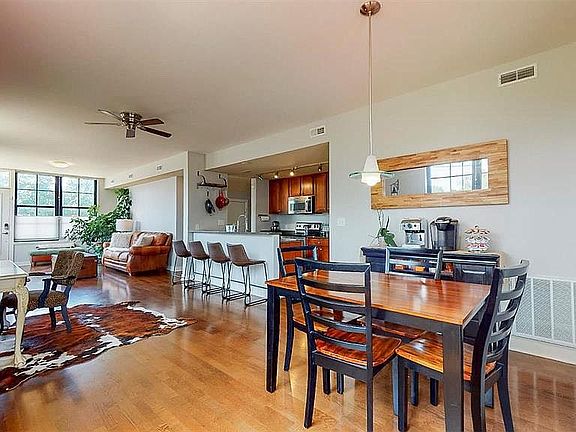 4th image of 454 N Boyle Ave #454