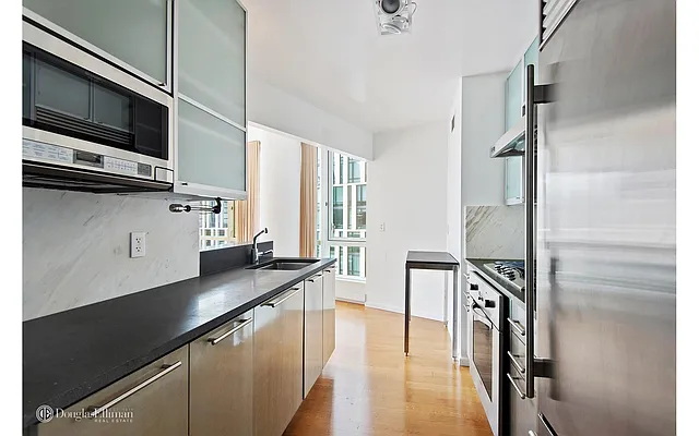 Rented by Douglas Elliman | media 19