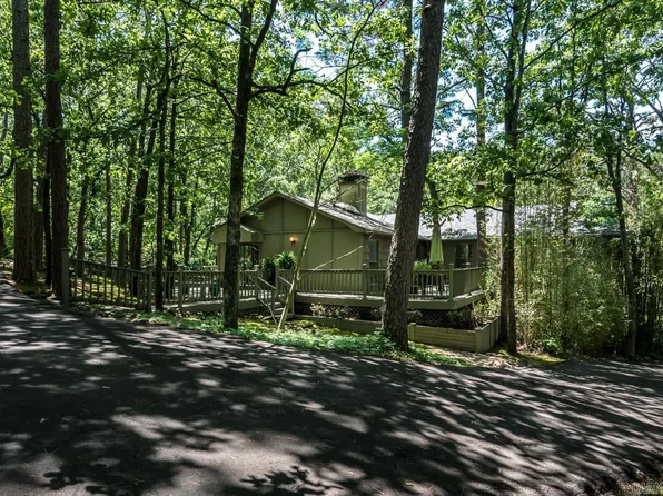 4 Butterfield Ln, Little Rock, AR 72223