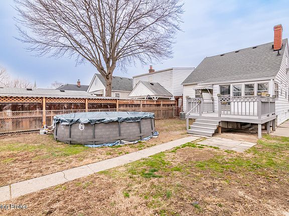 4th image of 548 Camden Ave
