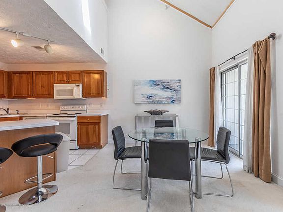 4th image of 268 W Saginaw St APT 302