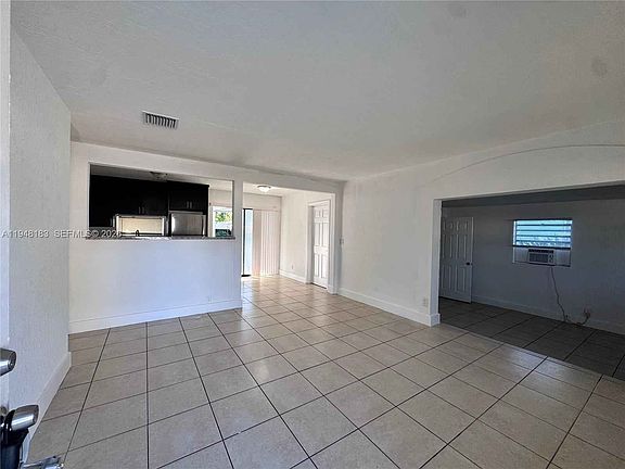 4th image of 4851 SW 44th Ave