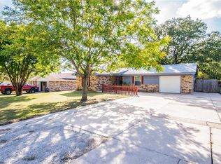 244 Gordon Dr, Azle, TX 76020
