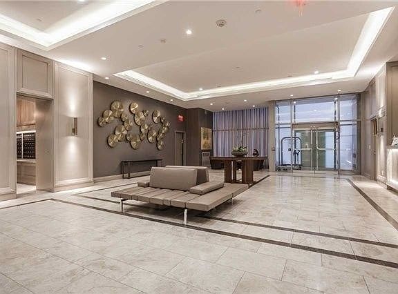 5th image of 155 Yorkville Ave #1217