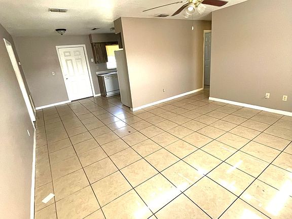 2nd image of 2550 6th St