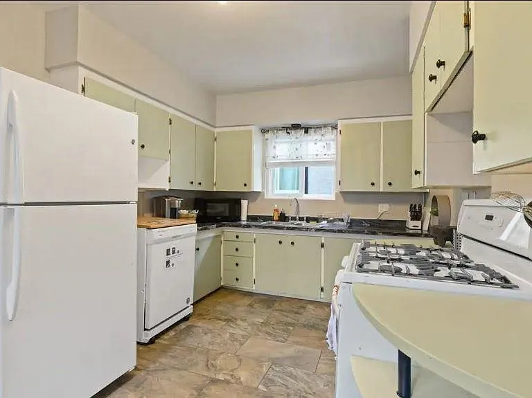 551 Atlantic St #UPPER — Photo 14