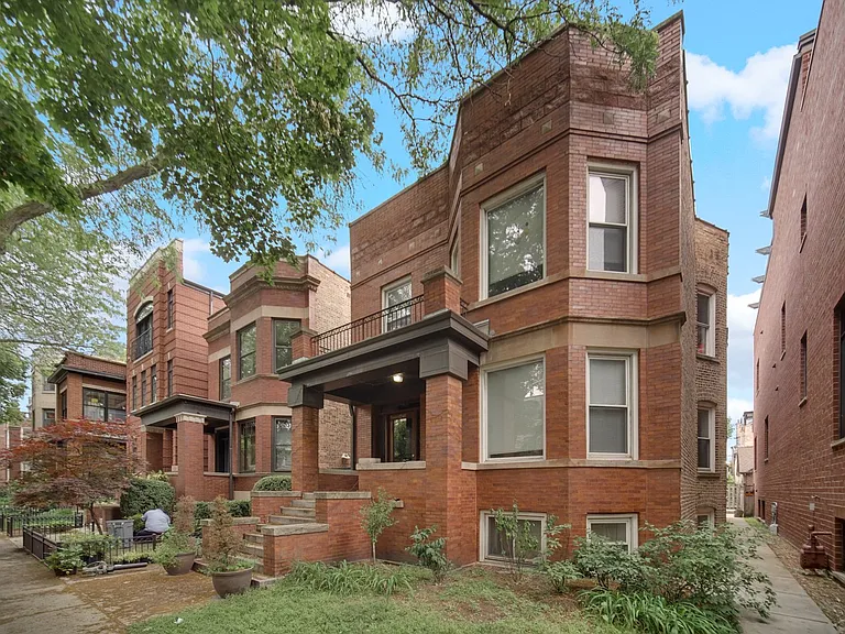 1240 W Cornelia Ave — Photo 3