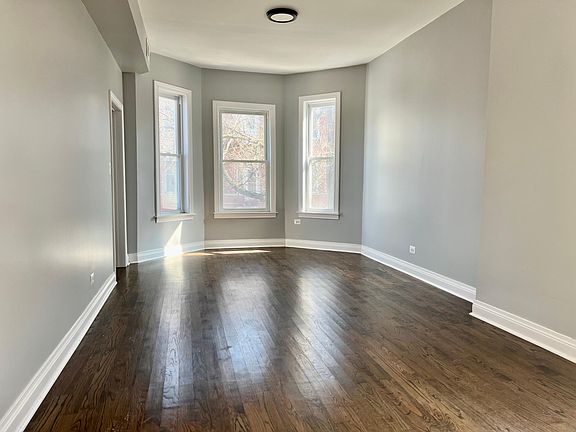 5th image of 2020 S Washtenaw Ave APT 2F