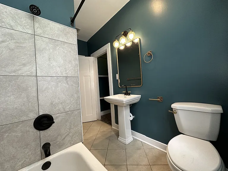 2628 Magazine St — Photo 12